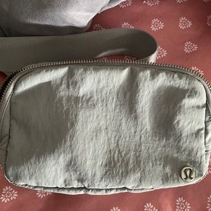 Lululemon everywhere belt bag